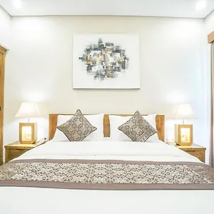 Putih Dcarik Ubud (Bali)